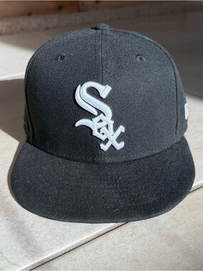 Sox- New Era Black 59FIFTY Fitted Baseball Cap with White Labels. Size 7 1/4
